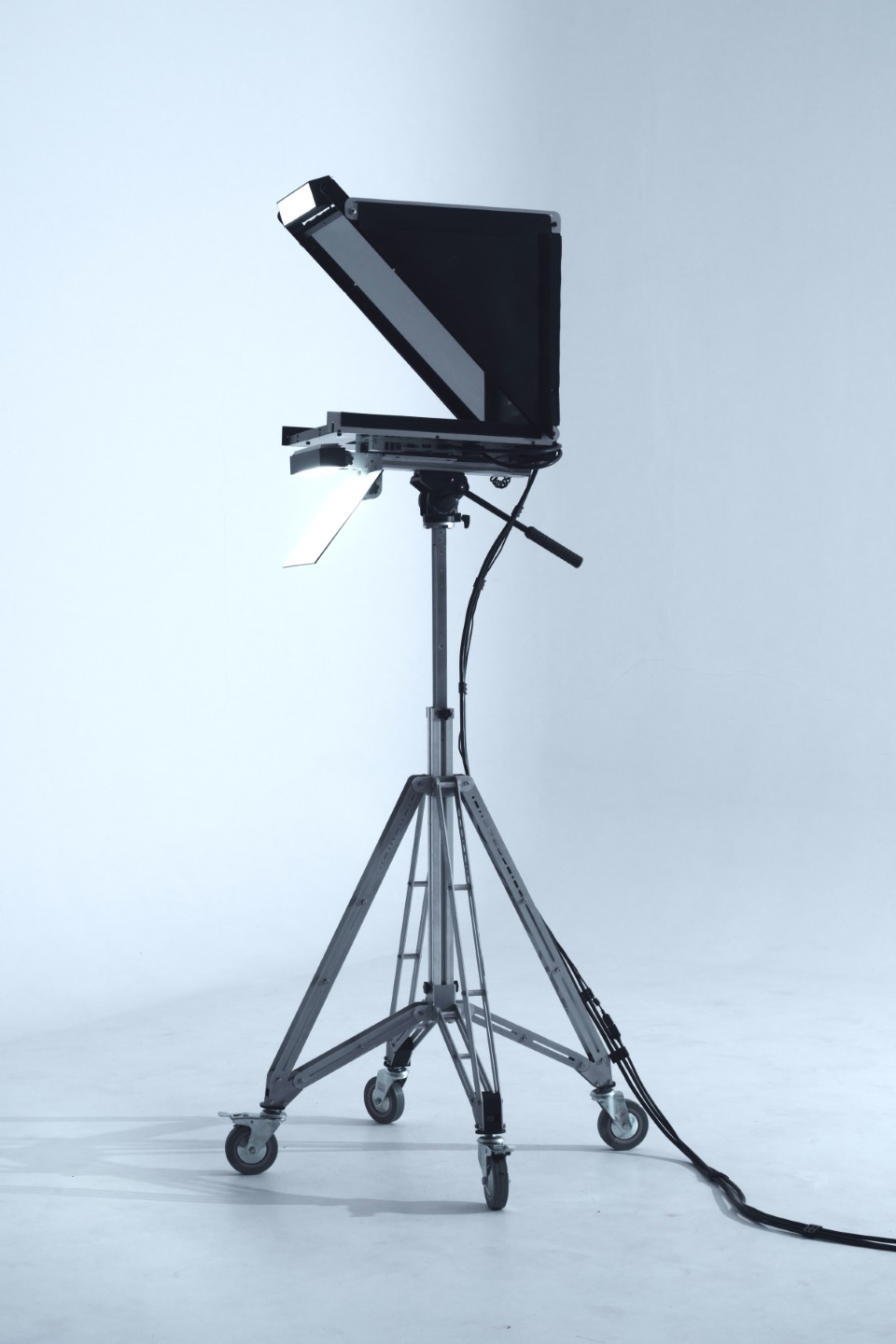 Artist_SCARLETMOTIFF_Title_AUTOBIOGRAPH MACHINE_Year_2026_Credit_Photo by Luddy Kausar Edliantyas_Courtesy of the Artist_1063